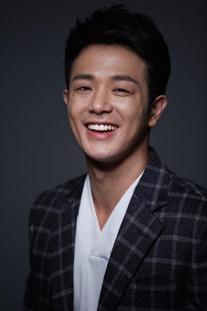 Lee Young-hoon - Actor Profile Photo