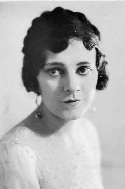 Mabel Julienne Scott - Actor Profile Photo