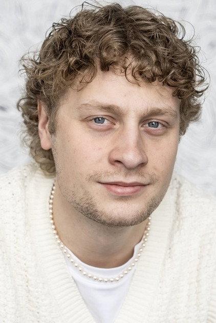 Antoine Olivier Pilon - Actor Profile Photo