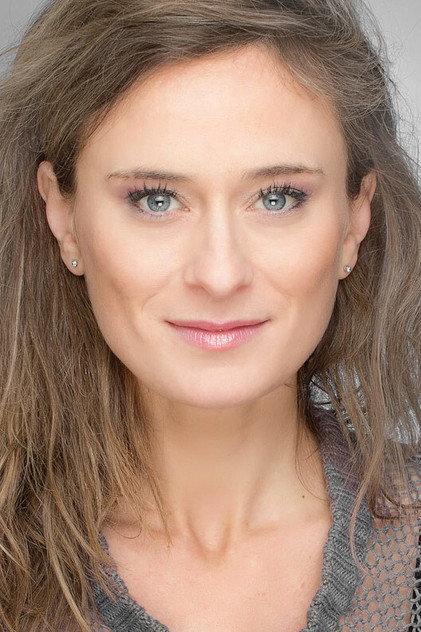 Eve Sévigny - Actor Profile Photo