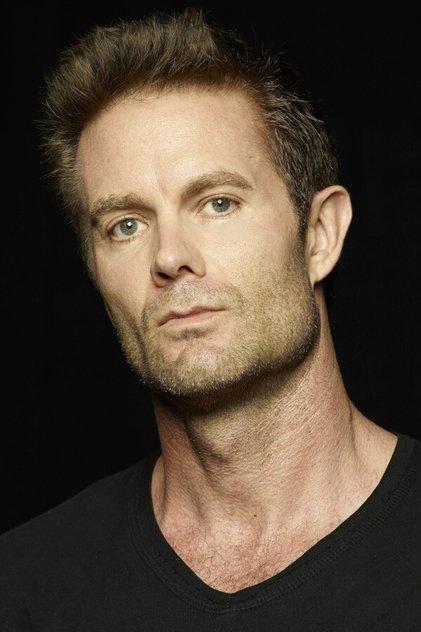 Garret Dillahunt - Actor Profile Photo