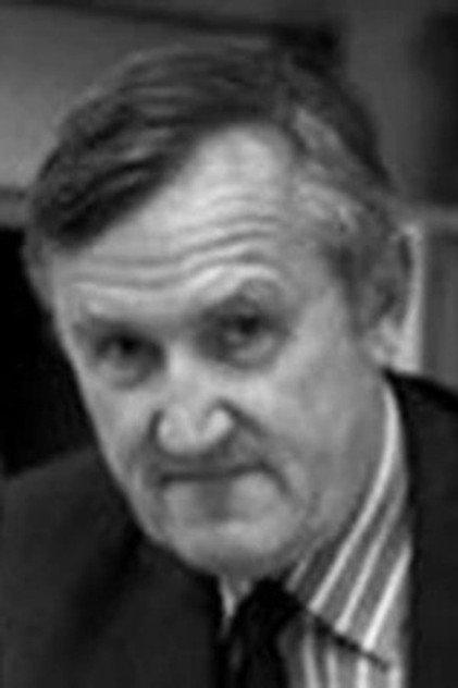 Innes Lloyd - Actor Profile Photo