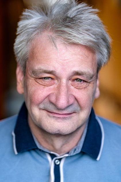 David Edward-Robertson - Actor Profile Photo