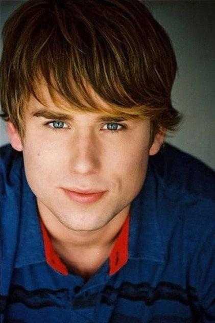 Dylan McKnight - Actor Profile Photo