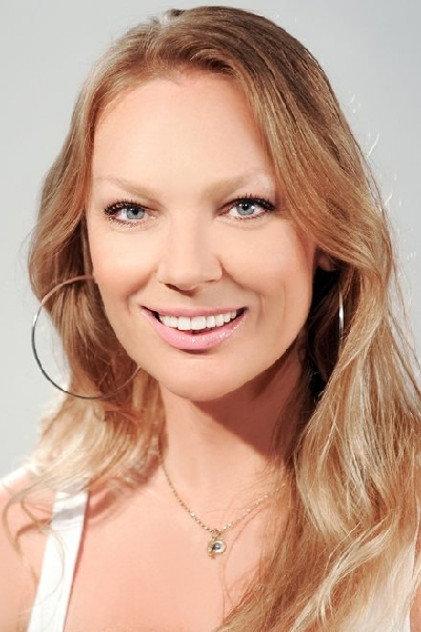 Anita Szvrcsek - Actor Profile Photo