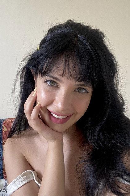 Brie Slompo - Actor Profile Photo