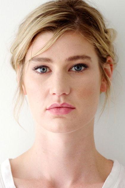 Grace Glowicki - Actor Profile Photo