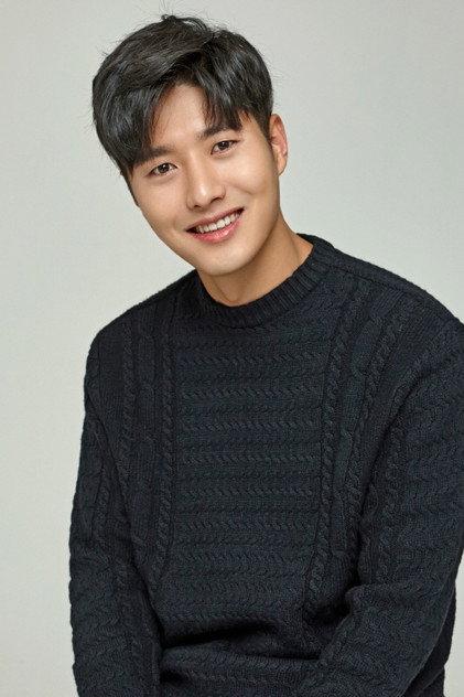 Shin Jung-yoon - Actor Profile Photo