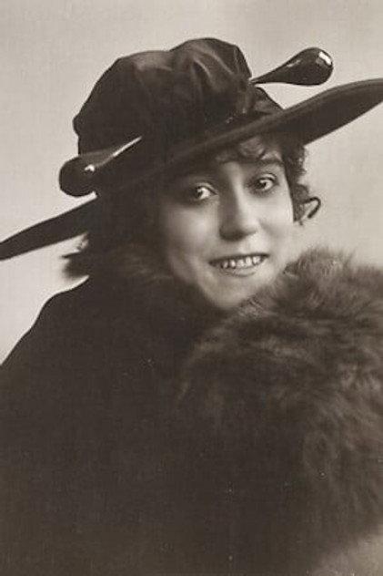Leontine Kühnberg - Actor Profile Photo