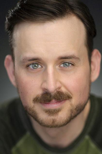 Erik Gow - Actor Profile Photo