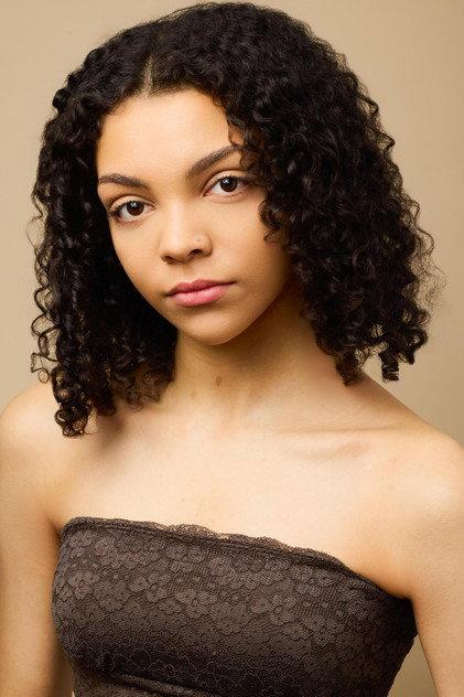 Rosali Annikie - Actor Profile Photo