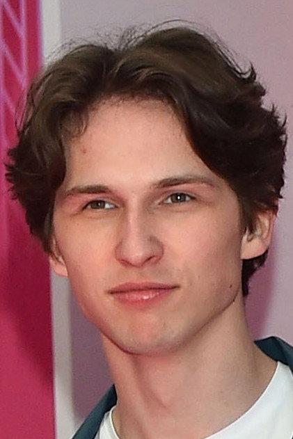 Amund Harboe - Actor Profile Photo