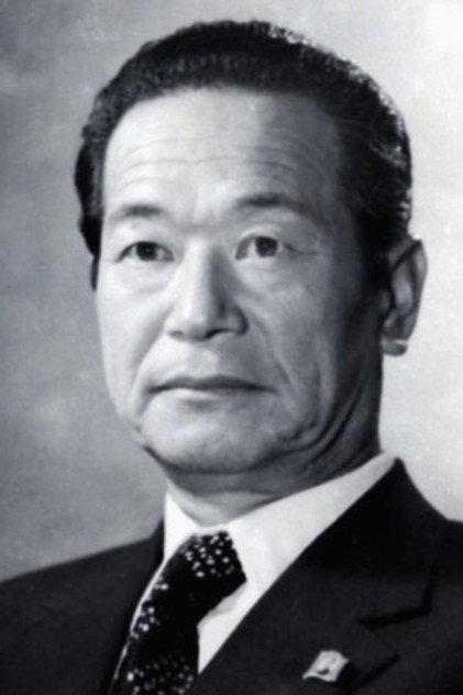 Won Jun Yu - Actor Profile Photo