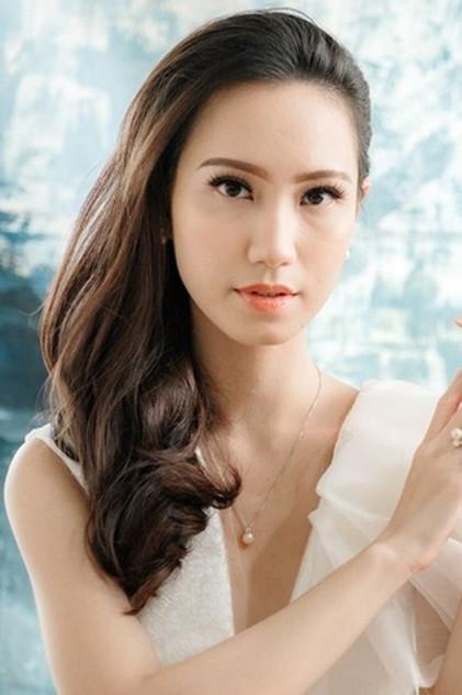 Ineke Valentina - Actor Profile Photo