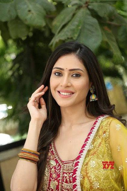 Aishwarya Raj Bhakuni - Actor Profile Photo