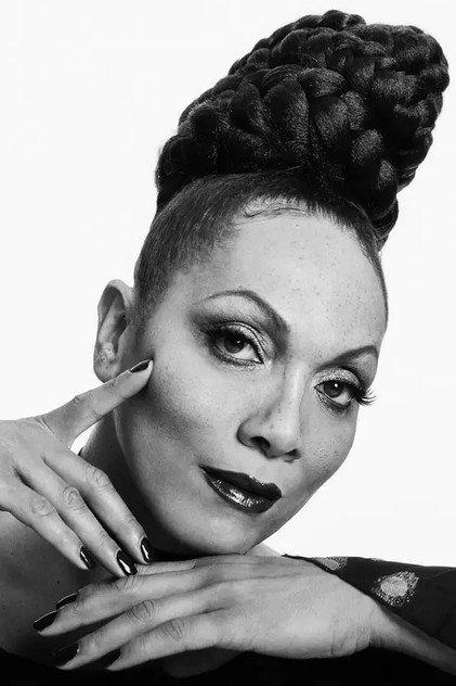 Lina Bradford - Actor Profile Photo