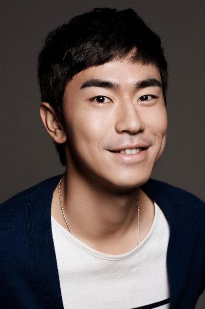 Lee Si-eon - Actor Profile Photo