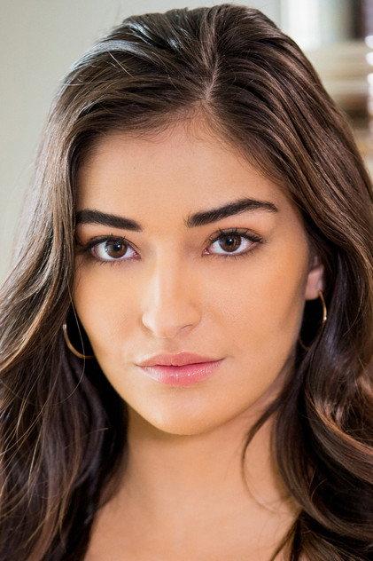 Emily Willis - Actor Profile Photo