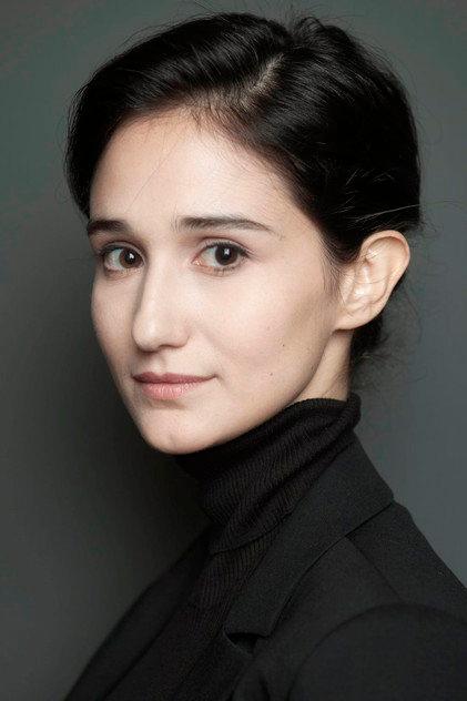 Linda Caridi - Actor Profile Photo