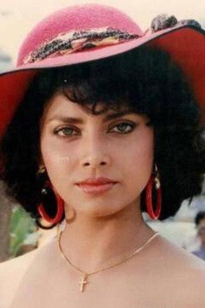 Varsha Usgaonkar - Actor Profile Photo