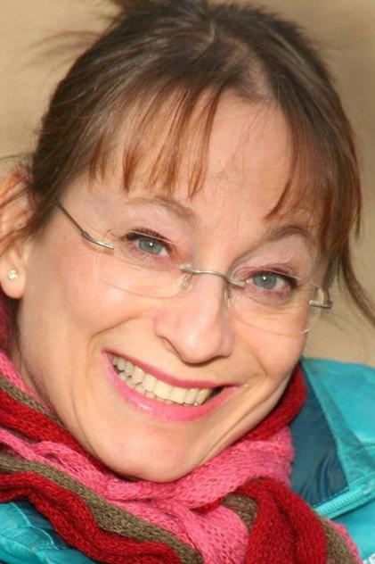 Geneviève Gil - Actor Profile Photo