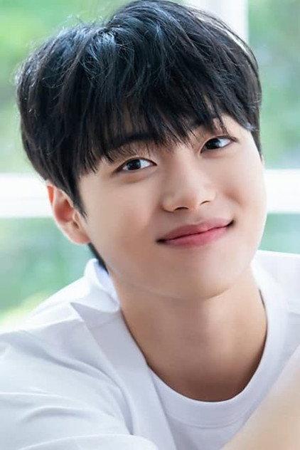 Lee Sun - Actor Profile Photo