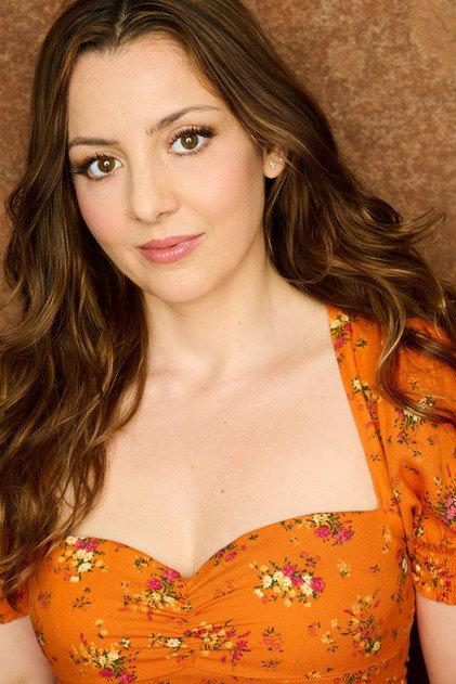 Julie Clairvallais - Actor Profile Photo