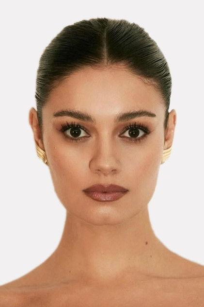 Sophie Charlotte - Actor Profile Photo