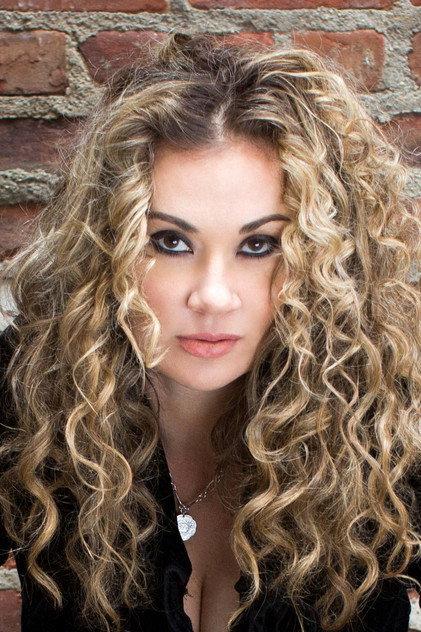Dana Fuchs - Actor Profile Photo