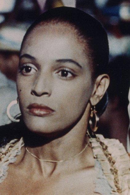 Lourdes de Oliveira - Actor Profile Photo