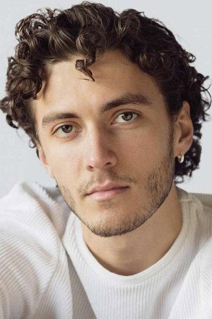 Viktor Hjelmsø - Actor Profile Photo