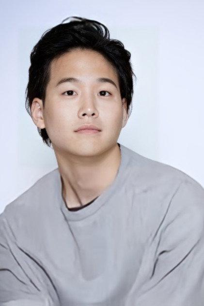 Ryosuke Suzuki - Actor Profile Photo