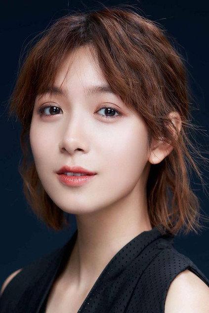 Daphne Low - Actor Profile Photo