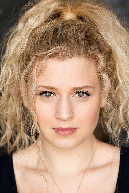 Carly Nahon - Actor Profile Photo