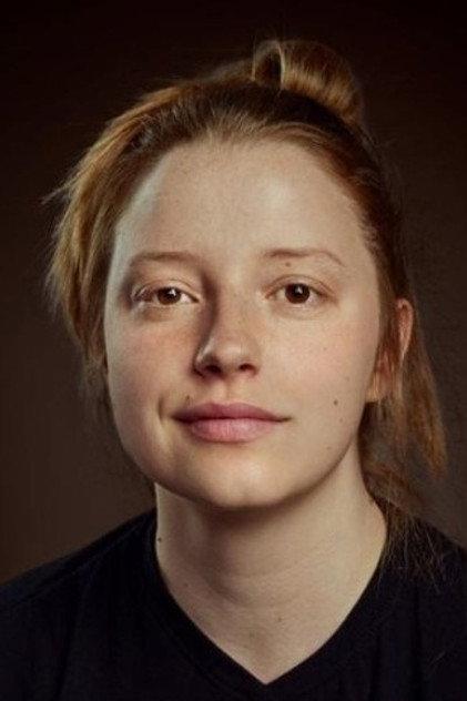 Mailys Dumon - Actor Profile Photo