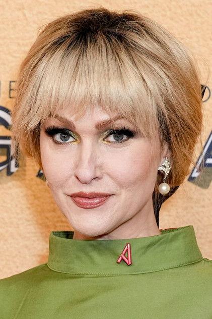 Jenn Lyon - Actor Profile Photo