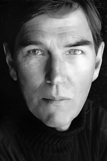 Stephen Russell - Actor Profile Photo