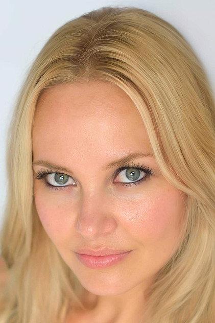 Amy Esterle - Actor Profile Photo