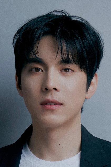 Hong Isaac - Actor Profile Photo