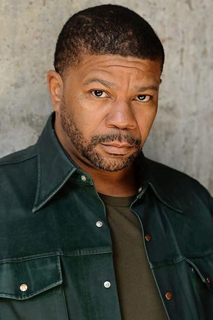 Kelly Perine - Actor Profile Photo