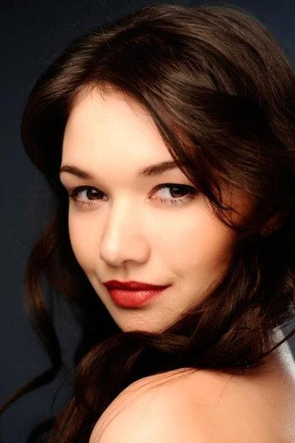 Dominika Van Santen - Actor Profile Photo