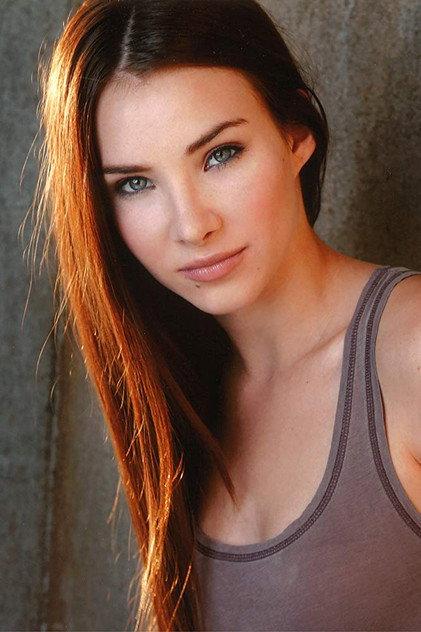 Ana Walczak - Actor Profile Photo