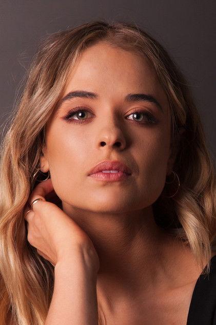Raechelle Banno - Actor Profile Photo