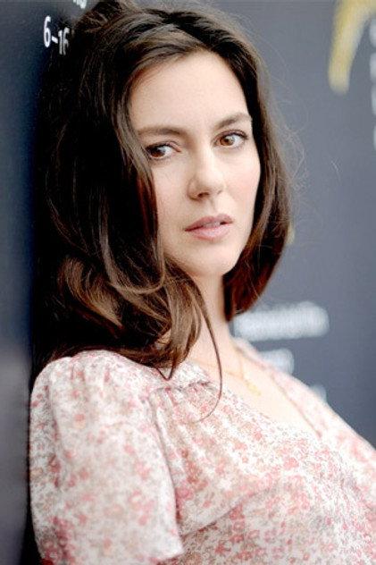 Julia Faure - Actor Profile Photo