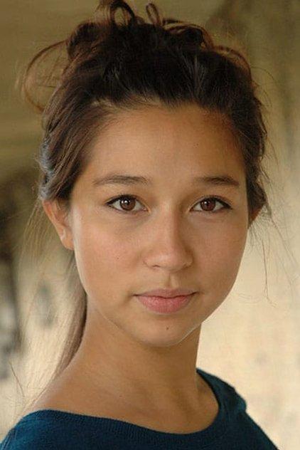 Aoife Hinds - Actor Profile Photo