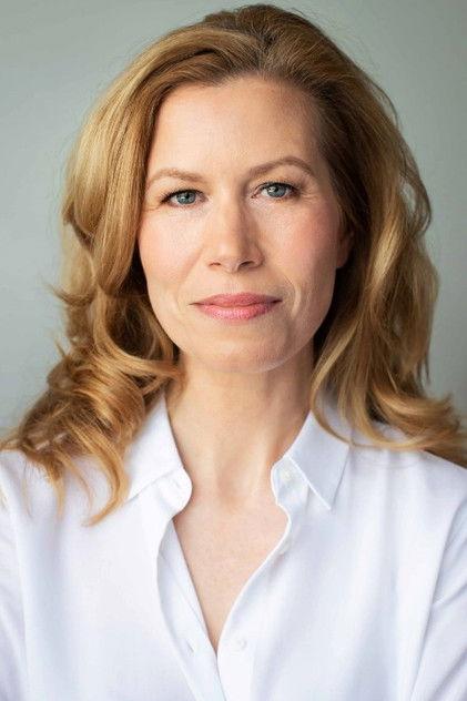 Kerri Smith - Actor Profile Photo
