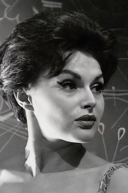 Gudrun Schmidt - Actor Profile Photo