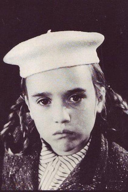 Saskia Tyroller - Actor Profile Photo