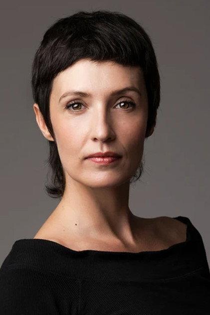 Alba Dunas - Actor Profile Photo