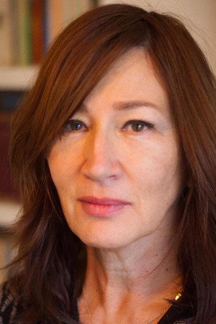 Sarah Crowe - Actor Profile Photo